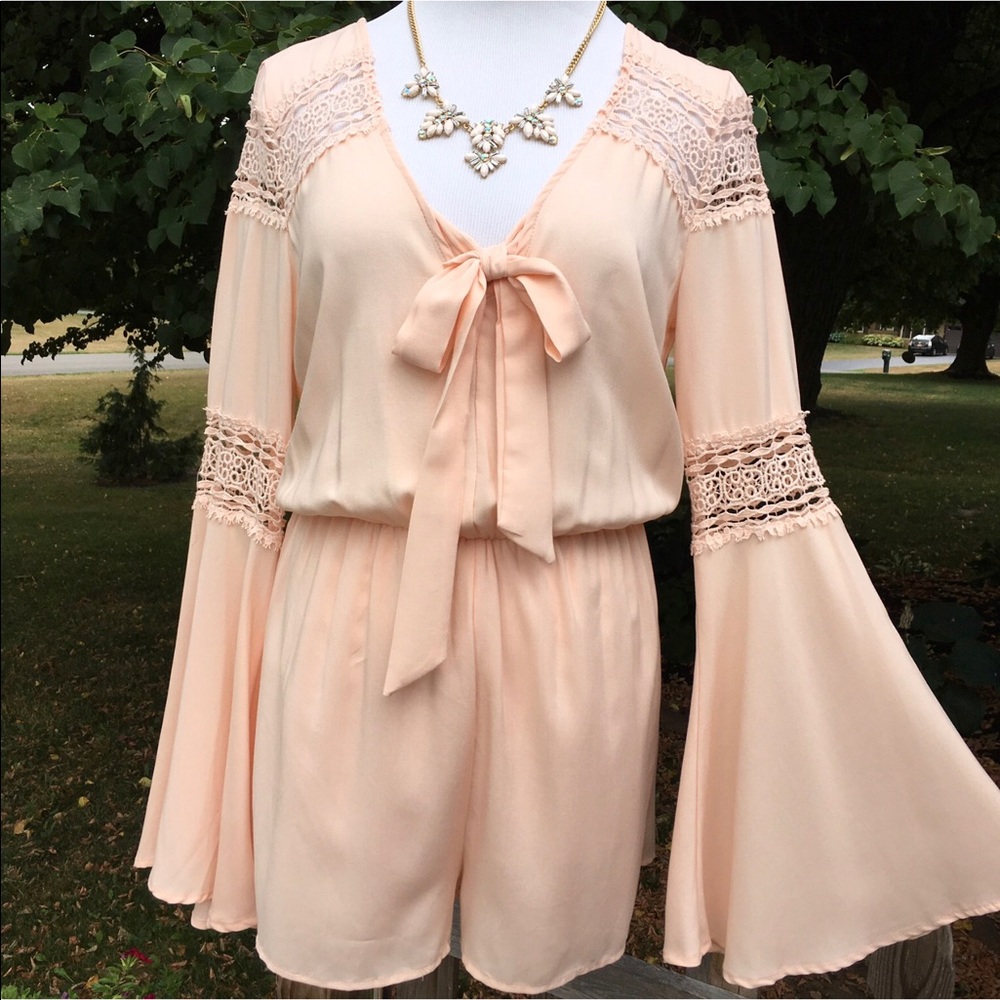 HIGH QUALITY BELL SLEEVE ROMPER - Picture 5 of 6